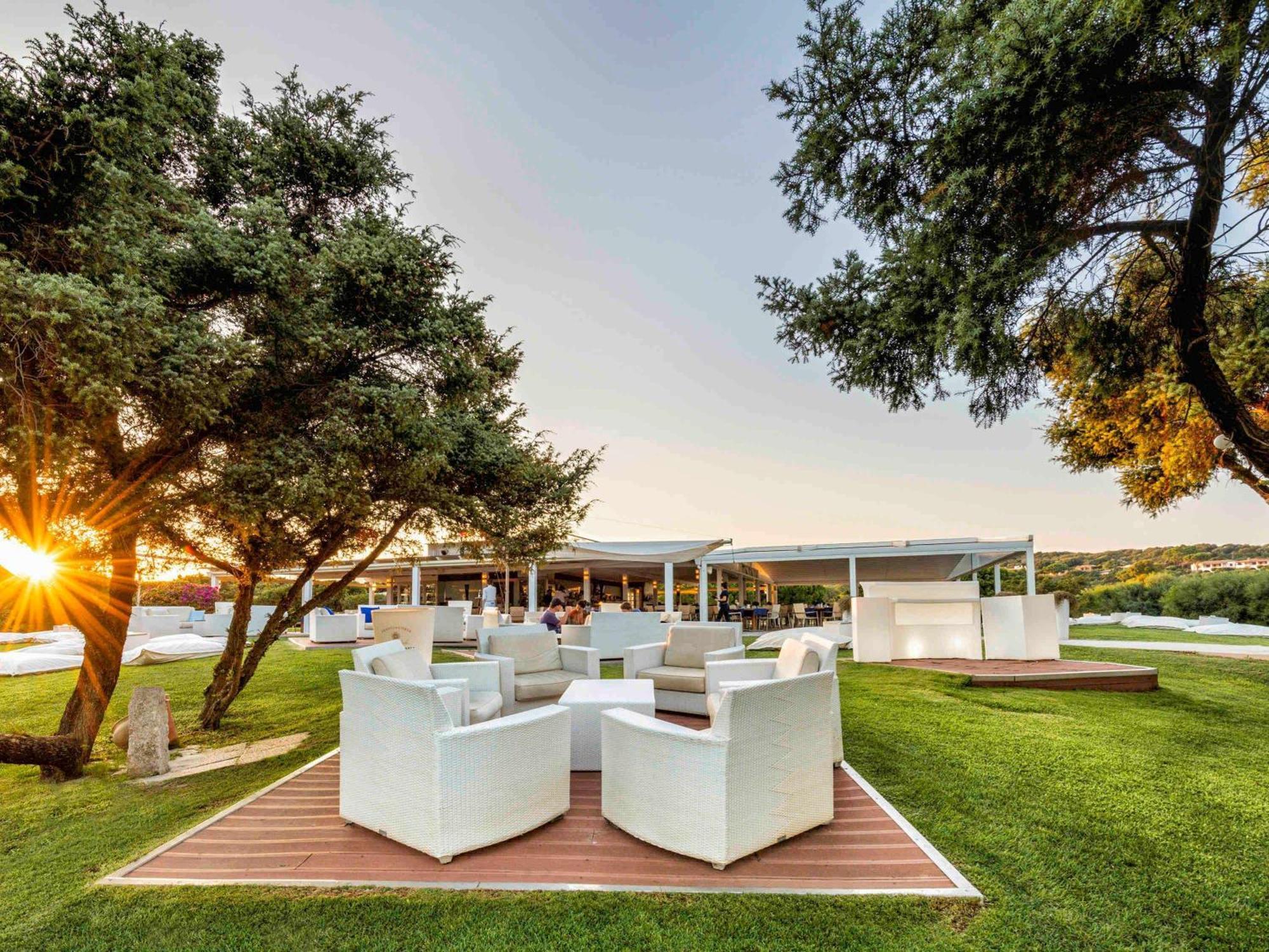 Pullman Timi Ama Sardegna Hotel Villasimius Bagian luar foto