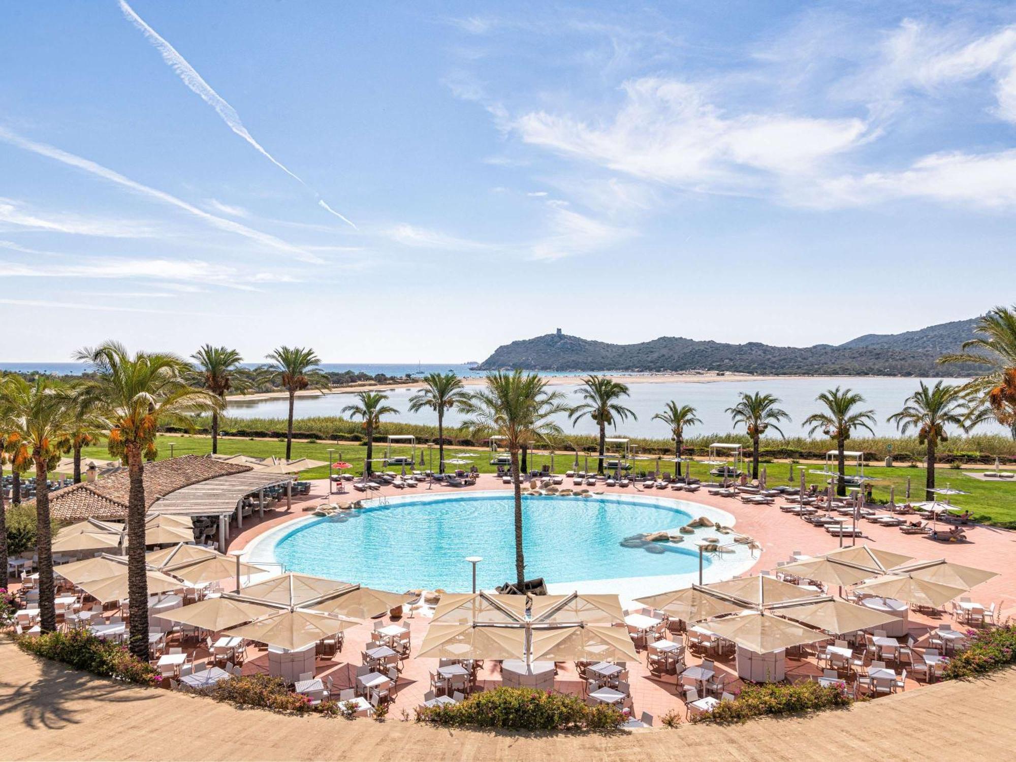 Pullman Timi Ama Sardegna Hotel Villasimius Bagian luar foto