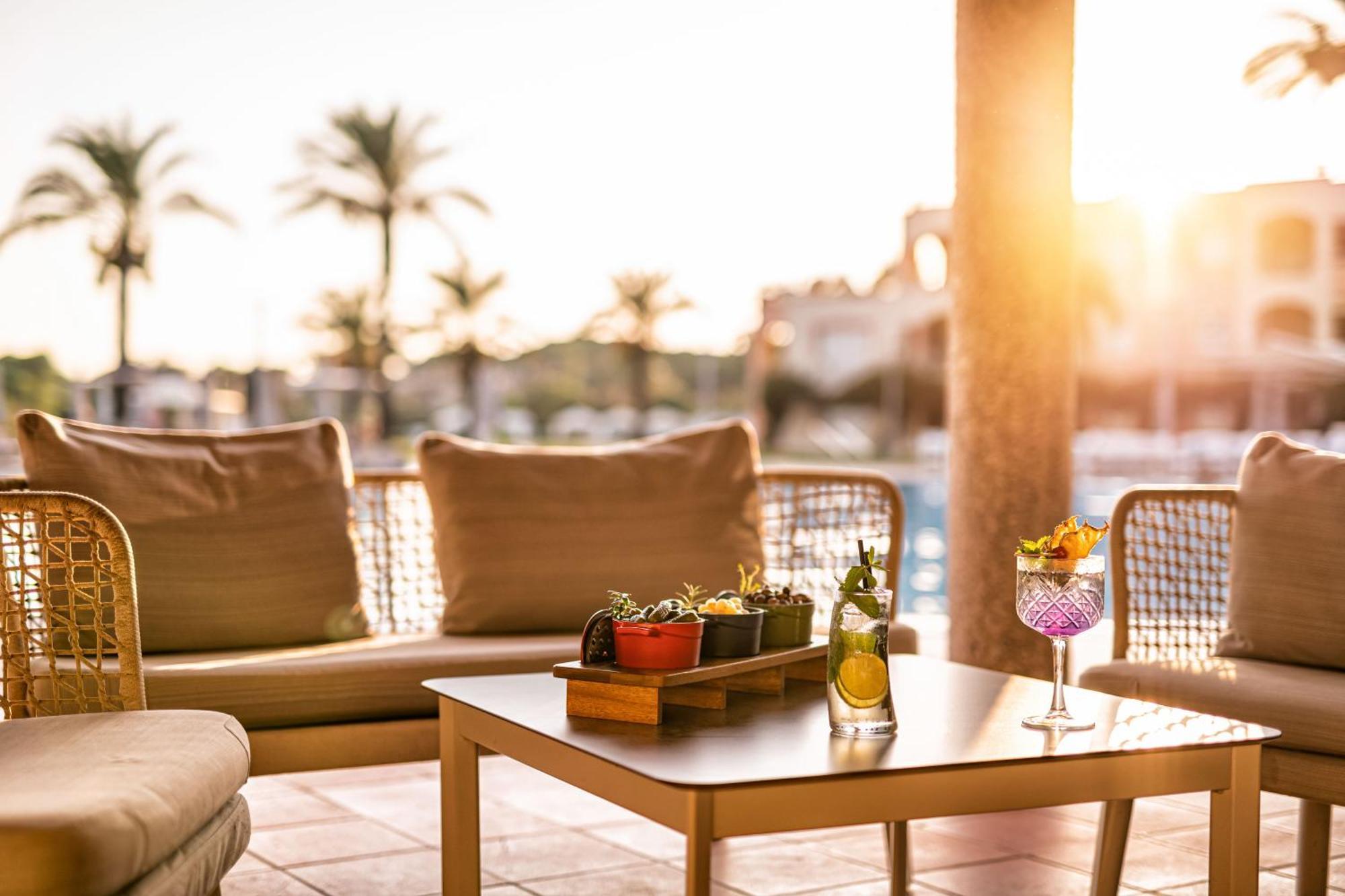 Pullman Timi Ama Sardegna Hotel Villasimius Bagian luar foto