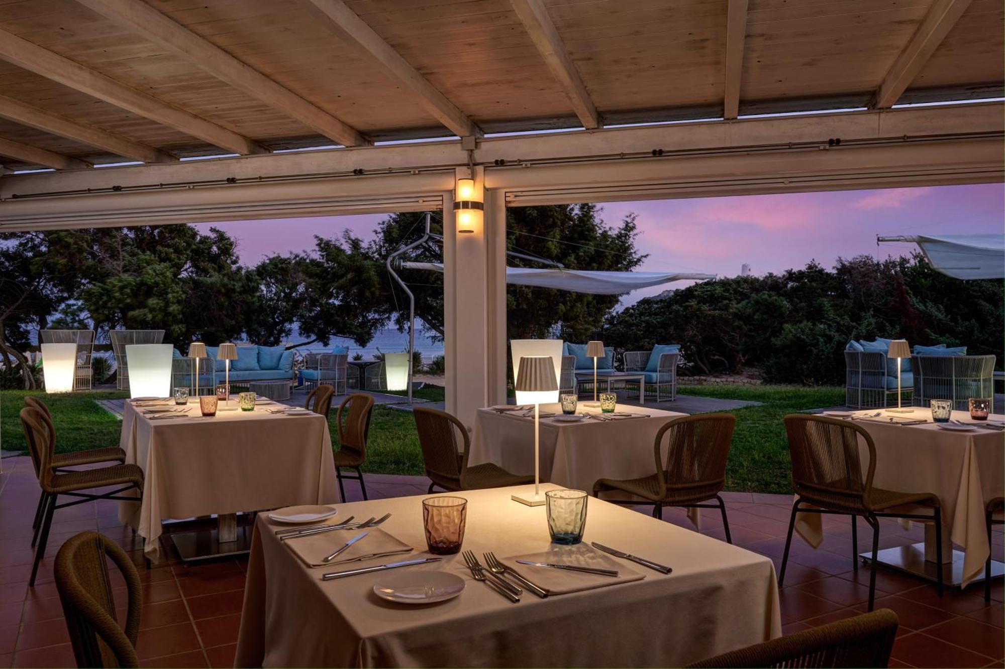 Pullman Timi Ama Sardegna Hotel Villasimius Bagian luar foto