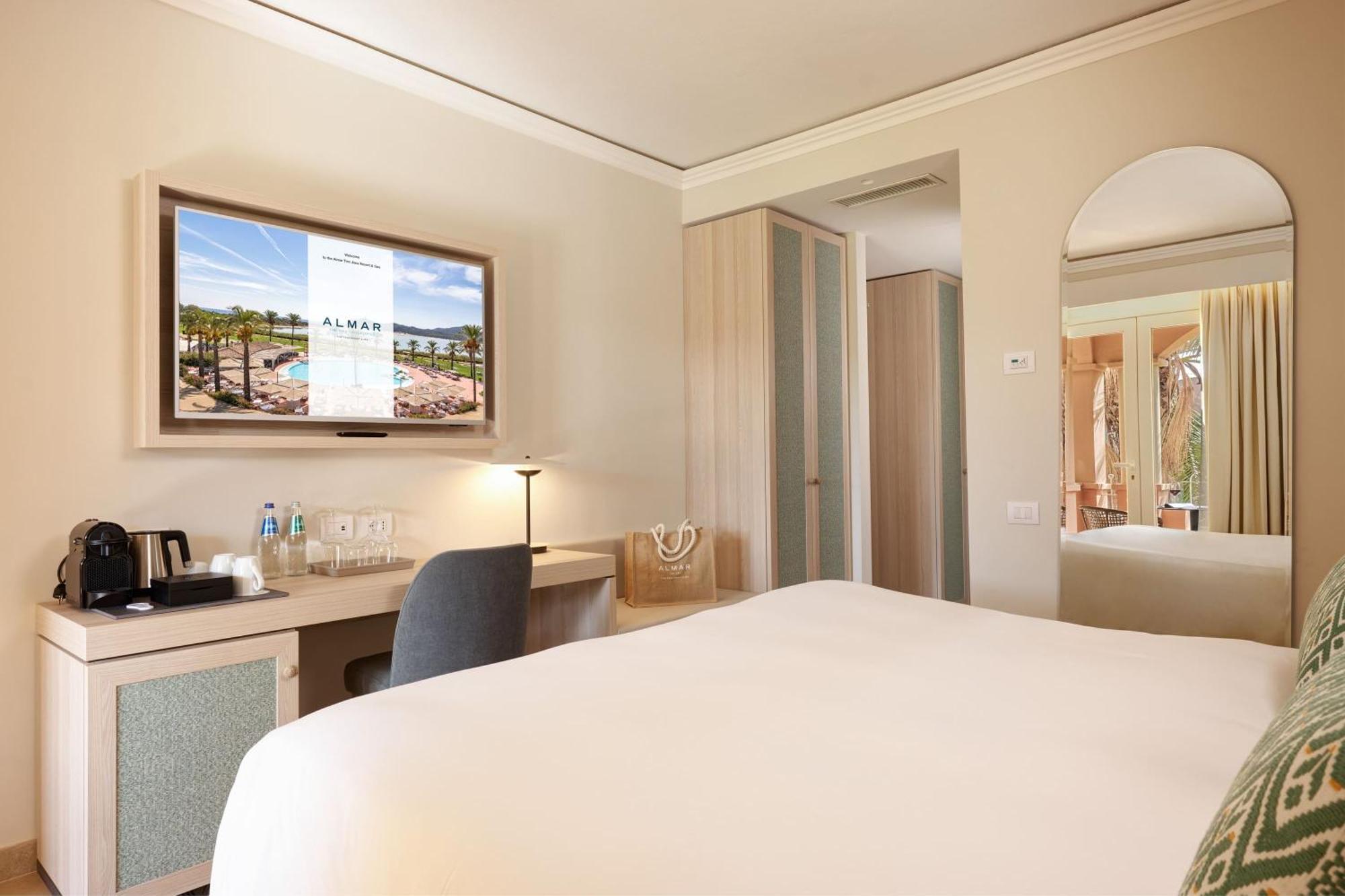 Pullman Timi Ama Sardegna Hotel Villasimius Bagian luar foto